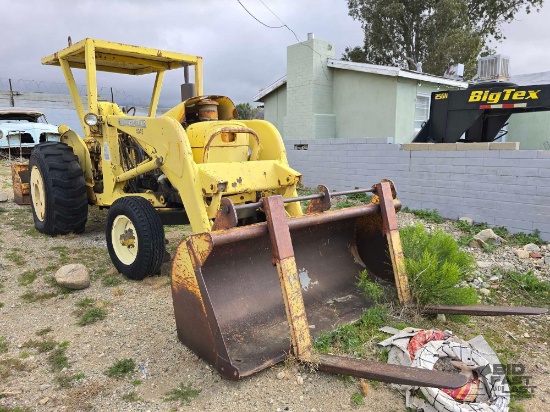 John Deere JD400 Skip Loader