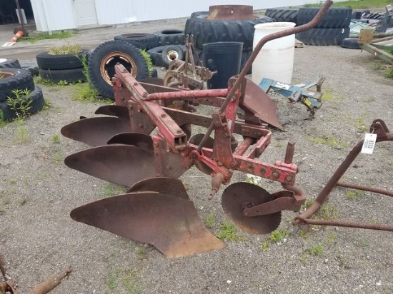 Massey Ferguson 3btm. 3pt. Plow