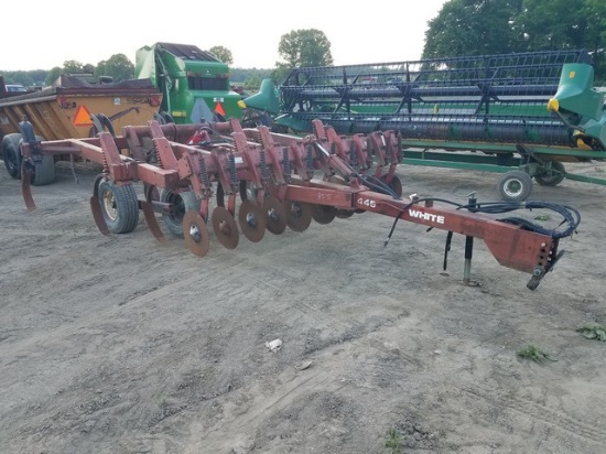 White 445 9 shank Soil Saver