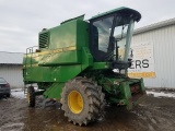 John Deere 4435 Combine