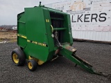 John Deere 335 Round Baler