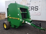 John Ddere 446 Round Baler