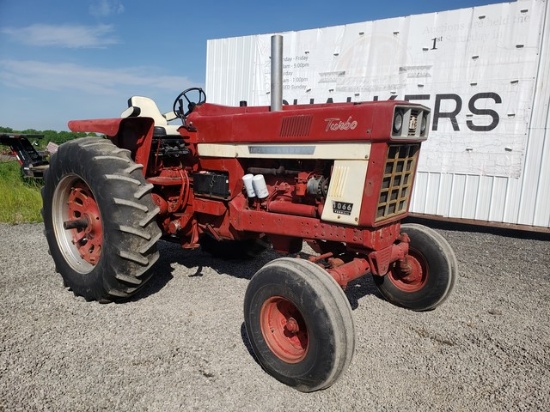 International 1066 2wd