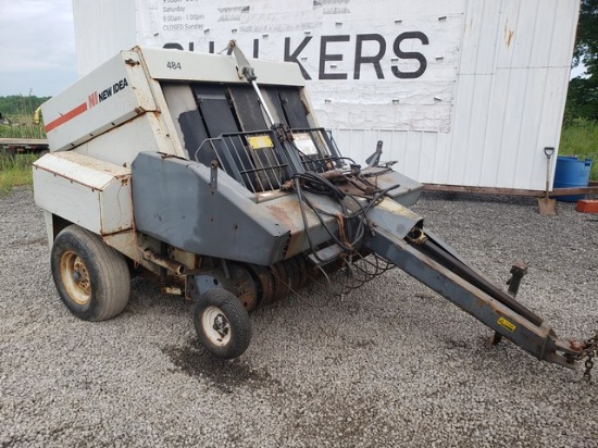 New Idea 484 Round Baler