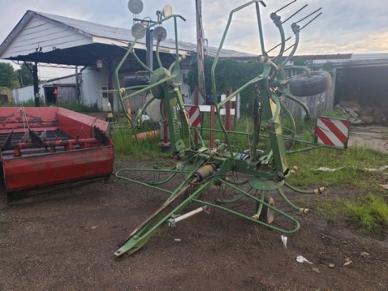 Krone 4 basket Hyd. Fold Tedder