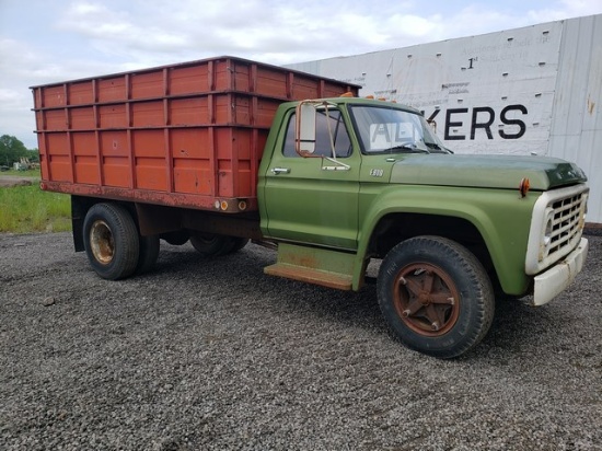 Ford F-600 Gas Grain Truck/
