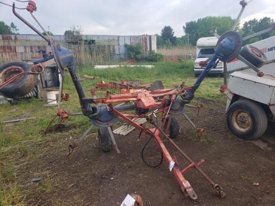 4 basket Hyd Fold Tedder