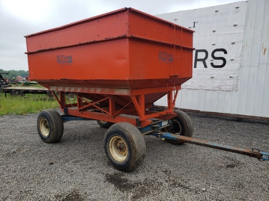 Pequea 100 Ground Drive Manure Spreader