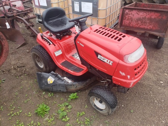 Huskee LT4200 Riding Mower