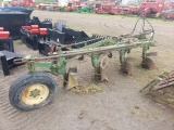 John Deere 4btm Semi Mt Plow