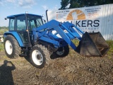 New Holland 5635 4x4 w/Cab/Ldr