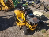 Cub Cadet 1641 Riding Mower/Runs/Hood Broke