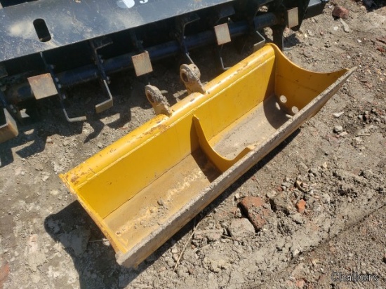 Cat 305 48in. Clean Out Bucket