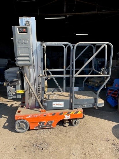 JLG 12Speed Man Lift For Indoors