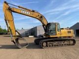 John Deere 270C Excavator w/Bucket