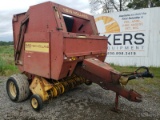 New Holland 640 Round Baler