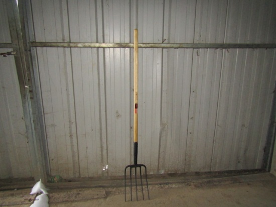 Valley 5 time Wood handle Manure Fork