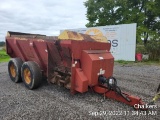 New Holland 3114 Tandme Side Slinger Spreader