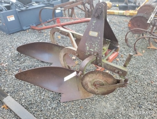 Dearborn 2btm. 3pt. Plow