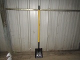 Fiberglass Handle Square Shovel