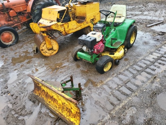 John Deere Riding Mower w/Front Blade