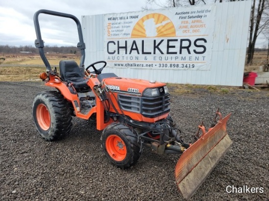 Kubota B2410 4x4 w/Front Blade
