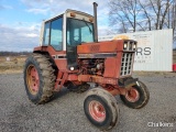 International 886 2wd w/Cab