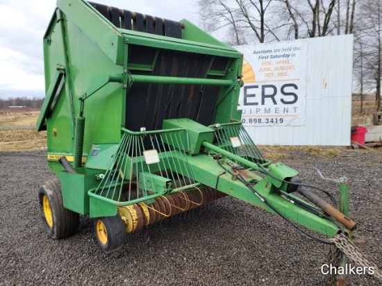 John Deere 510 Round Baler