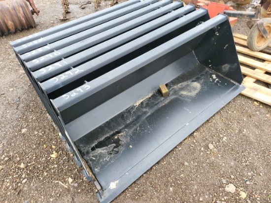 QT Alo 66in. Skidsteer Bucket