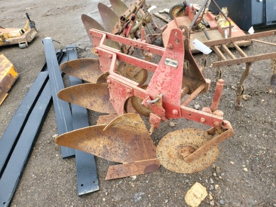 Ford 3btm. 3pt. Plow