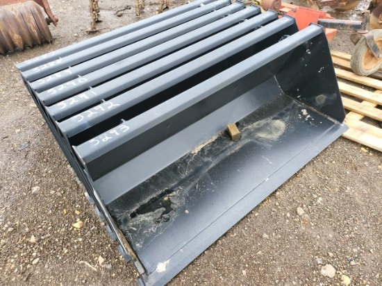 QT Alo 66in. Skidsteer Bucket