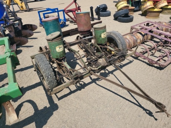 John Deere 290 2 row Pull Planter