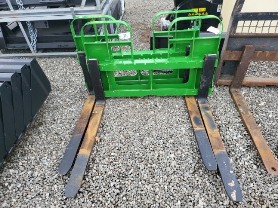 HLA QT Pallet Forks/4200# /John Deere Hookup