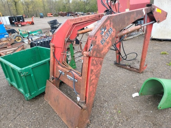 Massey Ferguson 838 Loader