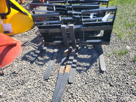 HLA 42in. QT Pallet Forks  2000#