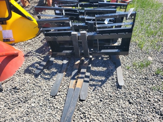 HLA 42in. QT Pallet Forks  2000#