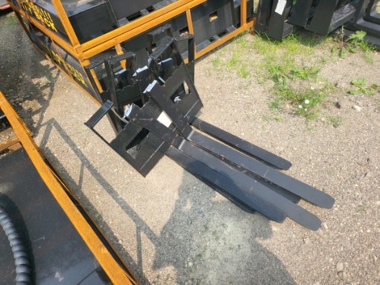 Small Skidsteer Dingo Pallet Forks