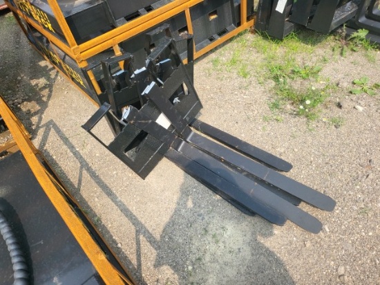 Small Skidsteer Dingo Pallet Forks