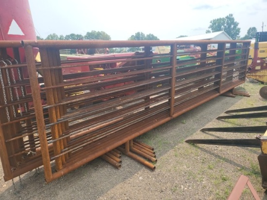 20ft. Free Standing Corral Panel