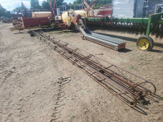 John Deere 30ft. Skeleton Hay Elevator