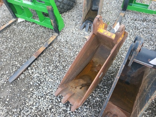 H&H 12in. Digging Bucket