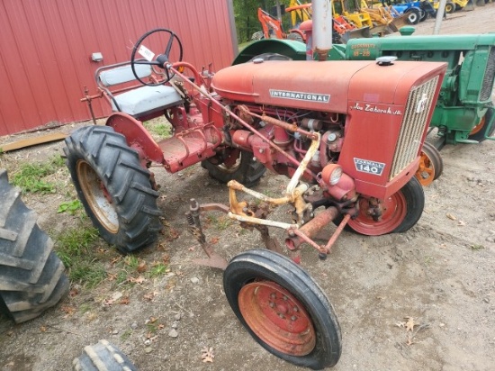 Farmall 140 w/Cultivators