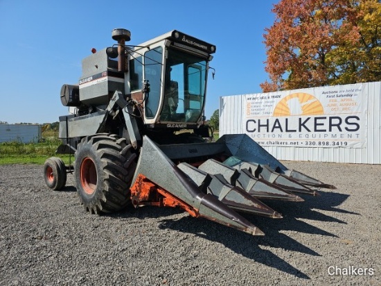 Gleaner F2 Diesel Combine w/4 row Corn Head