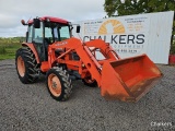 Kubota M6800 4x4 w/Cab/Ldr