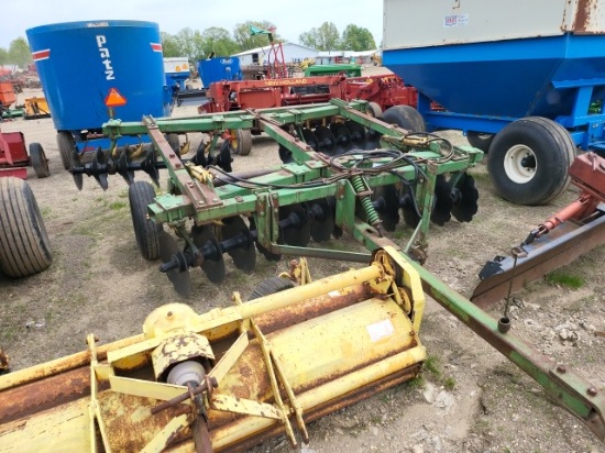 John Deere 1640 12ft. Plow Disc