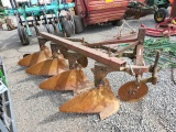 International 420 3pt. 3btm. Plow