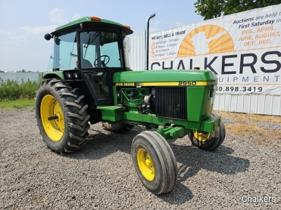 John Deere 2950 2wd w/Cab