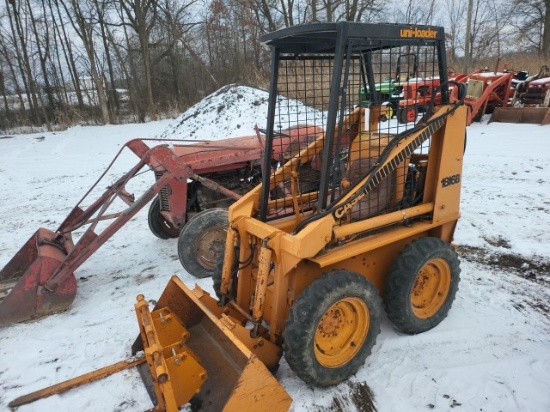 Case 1816B Skidsteer w/Bucket & Forks