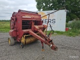New Holland 846 Round Baler