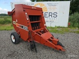 Hesston 830 Round Baler